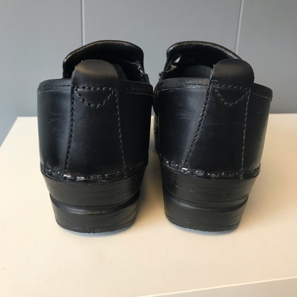 Dansko Black Leather Comfort Clogs - Picture 5 of 12
